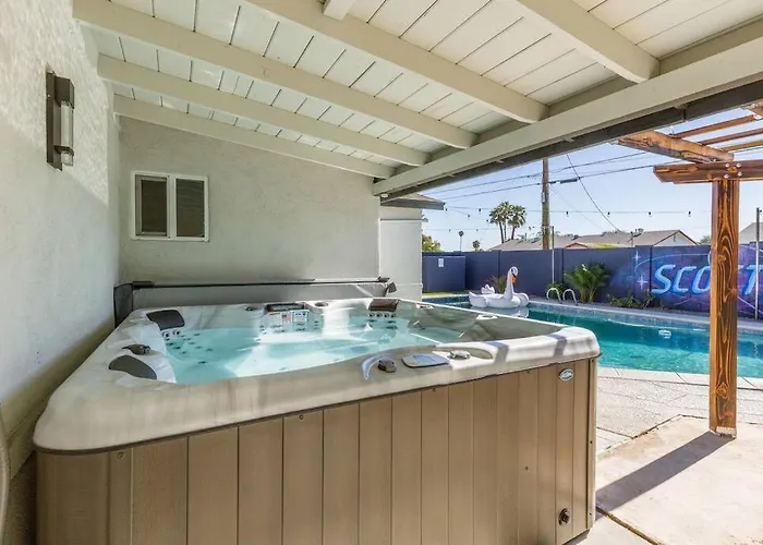Galactic Getaway By Club - New Holiday home